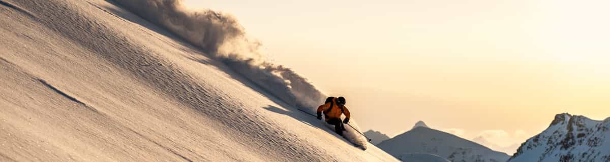 besneeuwd skigebied