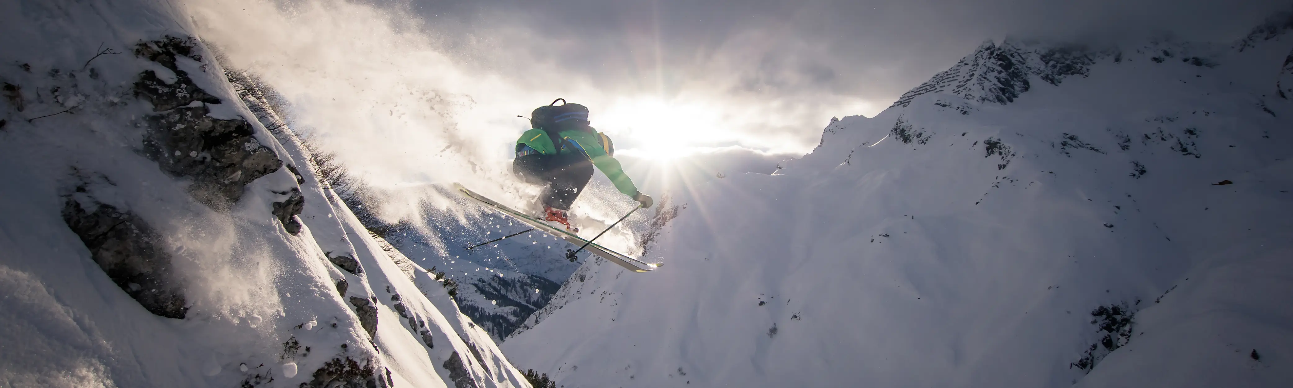 Sneeuwverwachtingen, weerkaarten & sneeuwrapporten voor 3300 skiresorts